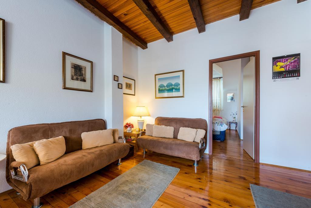 Julia Apartment
